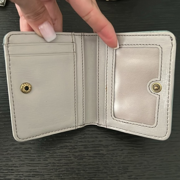 Pre-owned mint green lightly used fossil wallet. - Picture 3 of 6